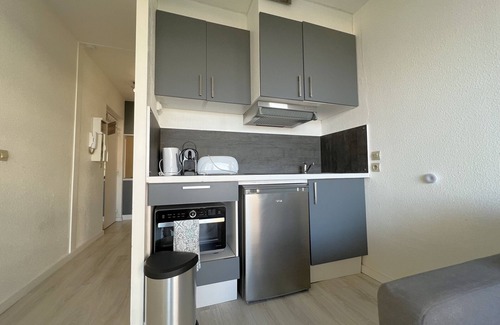 Cote Landaise Apartment | Studio cabin for 4 by the beach with parking in Arcachon