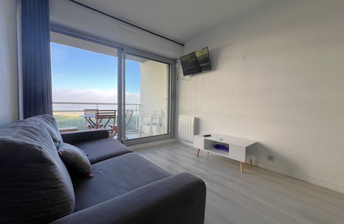 Cote Landaise Apartment | Studio cabin for 4 by the beach with parking in Arcachon