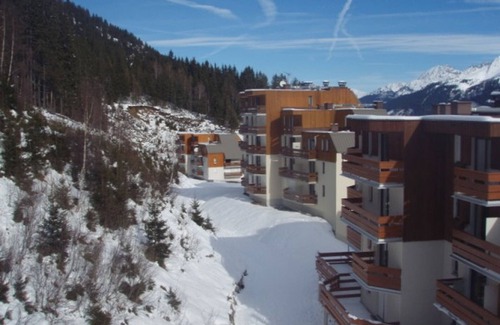 La Ferriere Apartment | Studio cabin in Le Pleynet with balcony, near the slopes