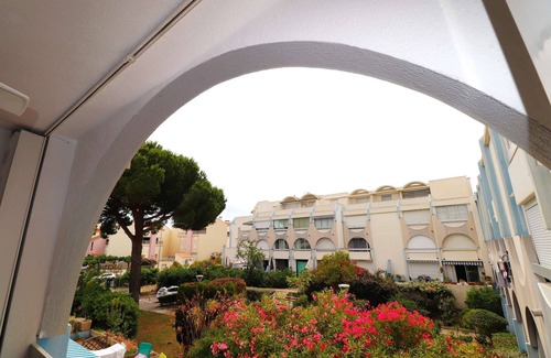 Cabrerolles Apartment | Studio cabin with swimming pool terrace near beach