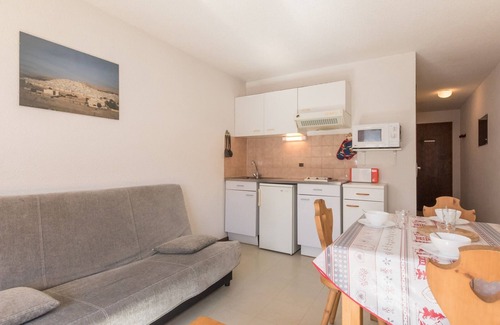 Forville Apartment | Studio cabin with balcony, parking - 4 pers - Briançon