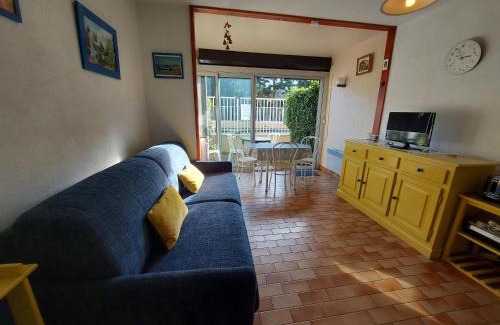Argeles Plage Apartment | Studio Cabine 4 Pers. avec Wifi, Piscine, Parking à 500m de la Plage d'Argelès - FR-1-776-54