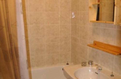 La Ferriere Apartment | Studio cabine au Pleynet avec balcon, près des pistes - FR-1-557A-2