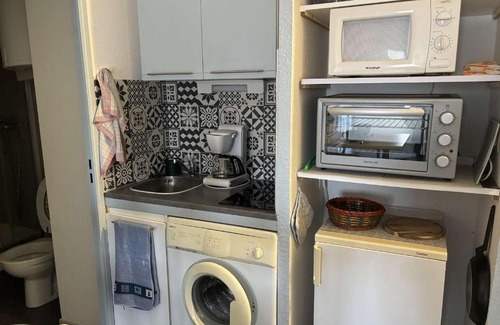 Saint-Pierre-la-Mer Apartment | Studio cabine avec loggia fermée et parking à 800m de la plage, animaux admis - FR-1-229D-155