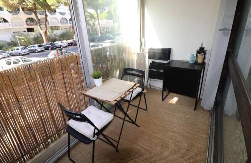La Grande-Motte Apartment | Studio Cabine Centre-Ville, Parking & Animaux Acceptés - FR-1-307-274