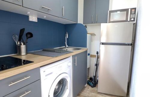 Saint-Cyprien Plage Apartment | Studio cabine climatisé avec piscine et parking, accès direct à la plage - FR-1-753-17