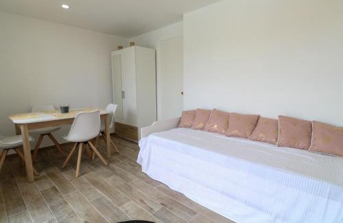 Saint-Cyprien Plage Apartment | Studio cabine climatisé avec piscine et parking, accès direct à la plage - FR-1-753-17