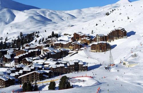 Belle Plagne Apartment | Studio cabine confortable avec balcon au pied des pistes - FR-1-455-163