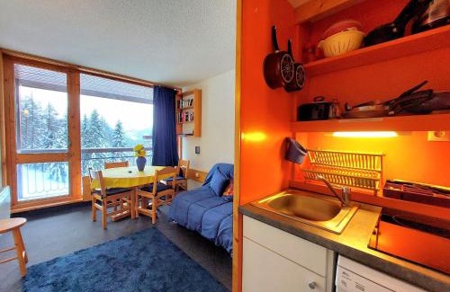 Arc-1800 Apartment | Studio cabine 4 pers, proche centre, balcon - FR-1-346-457