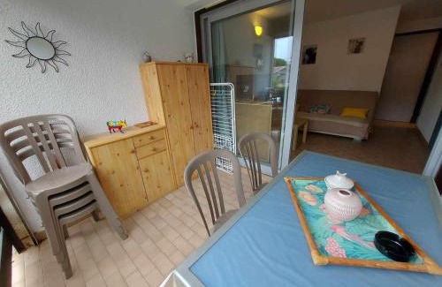 Le Grau-dʼAgde Apartment | Studio Cabine Lumineux avec Piscine, Parking et Loggia au Grau d'Agde - FR-1-423-310