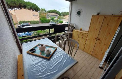 Le Grau-dʼAgde Apartment | Studio Cabine Lumineux avec Piscine, Parking et Loggia au Grau d'Agde - FR-1-423-310