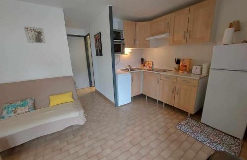 Le Grau-dʼAgde Apartment | Studio Cabine Lumineux avec Piscine, Parking et Loggia au Grau d'Agde - FR-1-423-310
