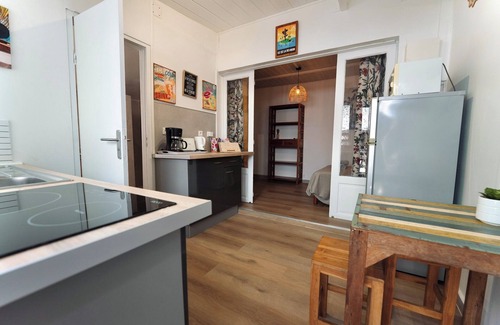 L'Ermitage-les-Bains Apartment | STUDIO CASSIA, 300m from the beach