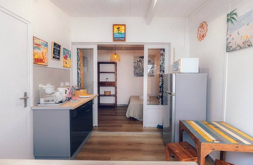 L'Ermitage-les-Bains Apartment | STUDIO CASSIA, 300m from the beach