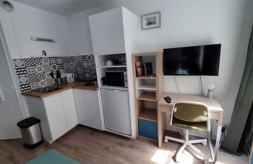 Morlaix Apartment | Studio - Centre ville - Visit Morlaix on foot, pedestrian streets, port and viaduct