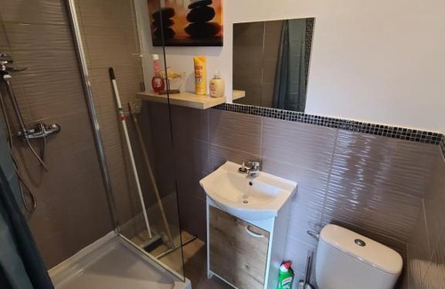 Maubeuge Apartment | Studio chaleureux et élégant en hyper centre de Maubeuge avec vue sur la porte de Mons et la place Vauban