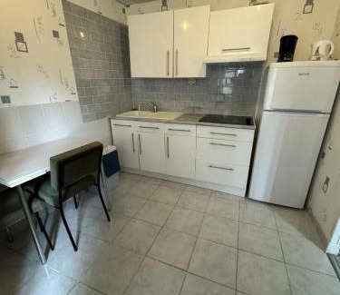 Neris-les-Bains Apartment | Studio charmant à Néris-les-Bains, 20 m², avec terrasse C