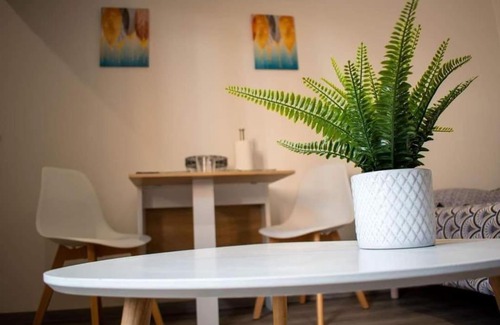 Louviers Apartment | Studio Charmant Confortable TV Centre Ville Louviers