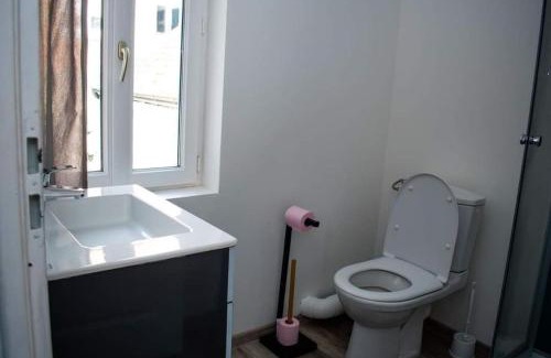 Louviers Apartment | Studio Charmant Confortable TV Centre Ville Louviers