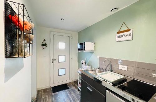 Calais Frethun Apartment | Studio chic avec parking