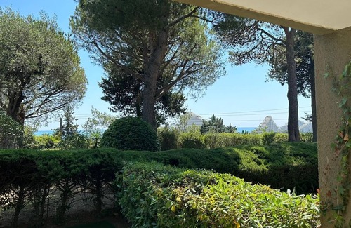 Bastide Giraud Apartment | Studio Climatisé Avec Jardin, Tennis et Piscine