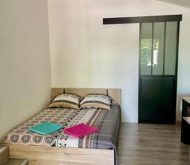 Saint-Didier Apartment | Studio climatisé et tout équipé