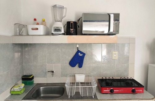 Colonia Adolfo Lopez Mateos Apartment | Studio comfy & equipped, 3 blocks to seawall and walking distance ferry & market