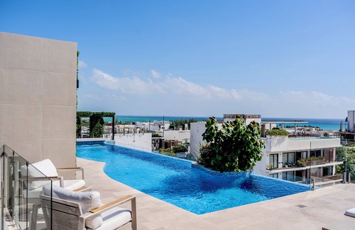 Luis Donaldo Colosio Apartment | Studio Coco | Rooftop with Jacuzzis & Gym | Casago