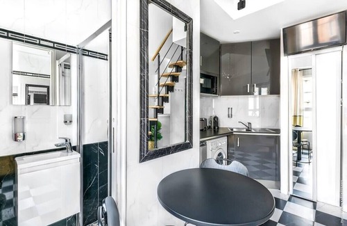 8th Arrondissement Apartment | Studio Colisee - Champs Elysees by B'Your Home