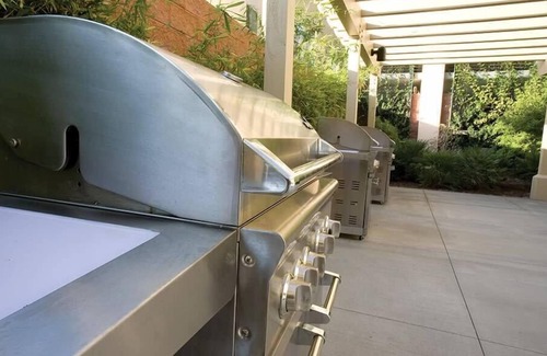 Anaheim Resort Condo | Studio Condo Thrill Seekers Dream w/ Theme Parks!