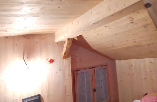 Taninges Apartment | Studio confortable à Taninges, 25 m² avec vue sur jardin