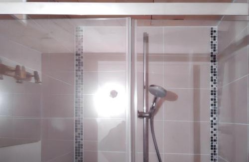 Taninges Apartment | Studio confortable à Taninges, 25 m² avec vue sur jardin