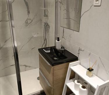 Roubaix Apartment | Studio confortable style