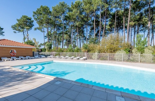 Parentis-en-Born Apartment | Studio Cosy | Accès Piscine Intérieure/Extérieure