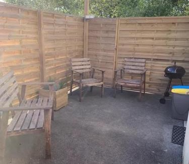 Ploermel Apartment | Studio cosy au cœur de Ploërmel - 20 m² avec terrasse