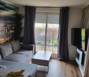 Alencon Apartment | Studio cosy au RDC parking privé, térasse, wifi