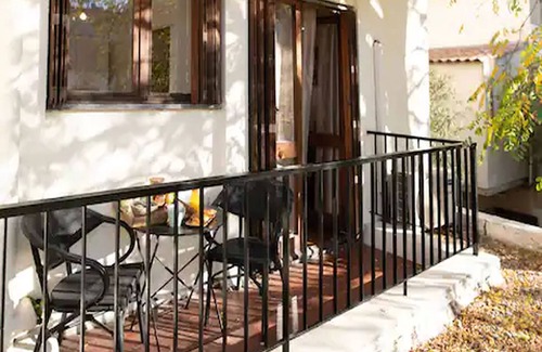 Le Rouet Apartment | Studio Cosy, Calme, Situé Stade, Congrès , Plages , Parcs, Centre, Vieux Port