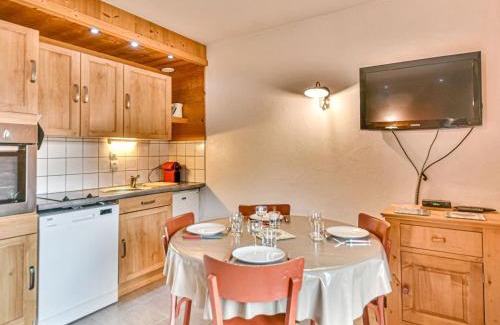 Les Gets Apartment | Studio cosy centre-village avec balcon, parking, cuisine équipée - FR-1-685-50