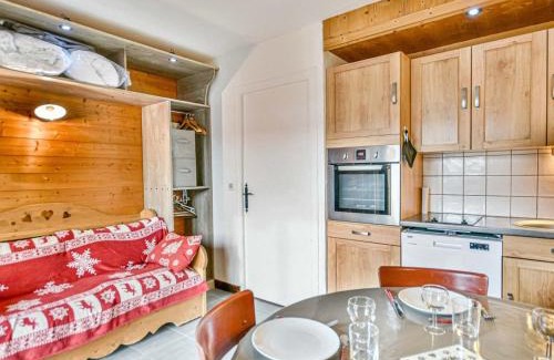 Les Gets Apartment | Studio cosy centre-village avec balcon, parking, cuisine équipée - FR-1-685-50
