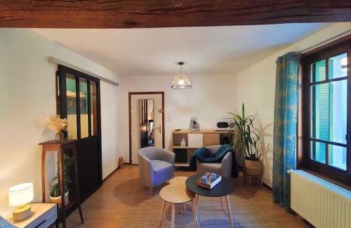 Meximieux Apartment | Studio cosy Chez Ré