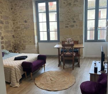 Langon Apartment | Studio cosy en pierre au cœur du vieux Langon