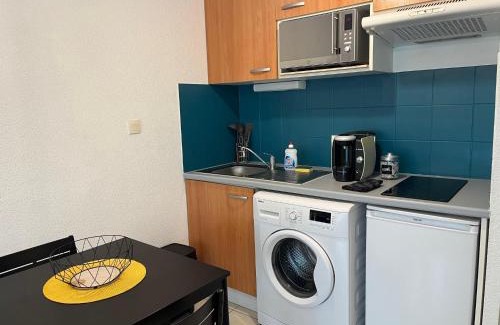 Montrejeau Apartment | Studio Cosy