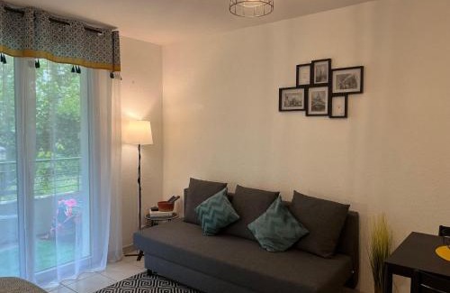 Montrejeau Apartment | Studio Cosy