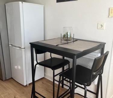 Saint-Germain-Lembron Apartment | Studio cosy avec borne de recharge