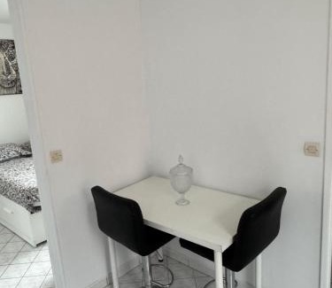 Houilles Apartment | Studio cosy Paris La Défense Arena