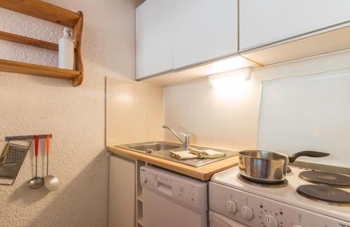 La Salle-les-Alpes Apartment | Studio cosy proche télécabine Fréjus, 4 pers, piscine et parking, La Salle-les-Alpes - FR-1-330F-104