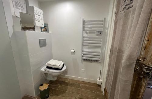 Guingamp Apartment | Studio cosy tout équipé en cœur de ville au calme