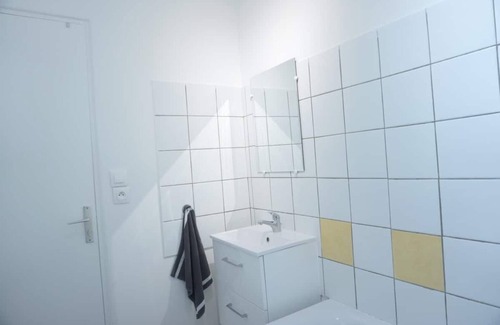Saint-Quentin Apartment | Studio Cosy2 near train station