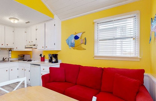 Hatteras Cottage | Studio cottage with on-site beach access, 2 decks, & central AC