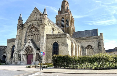 Calais Apartment | Studio Cozy city center